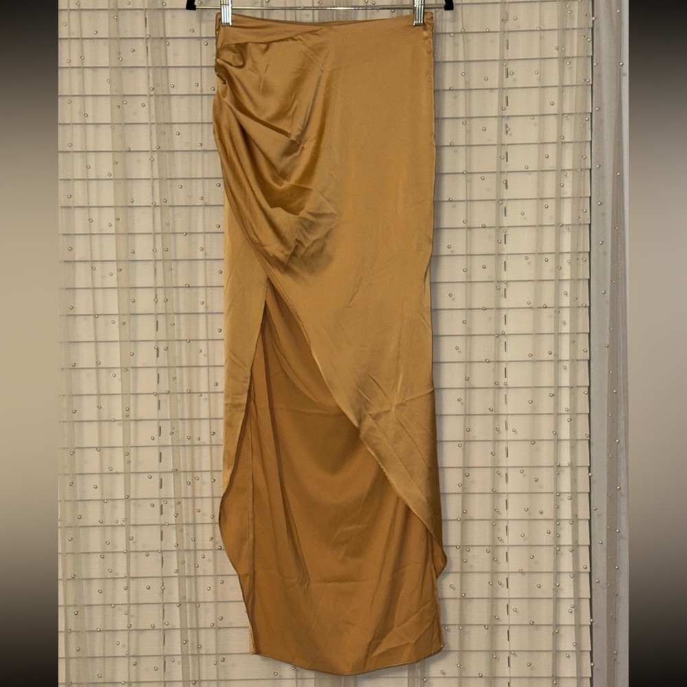 Gold Two-Piece Set - Picture 3 of 7